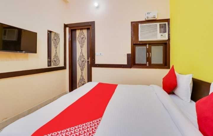 Hotel O Jas Inn Near Star Mall Gurgaon Esterno foto